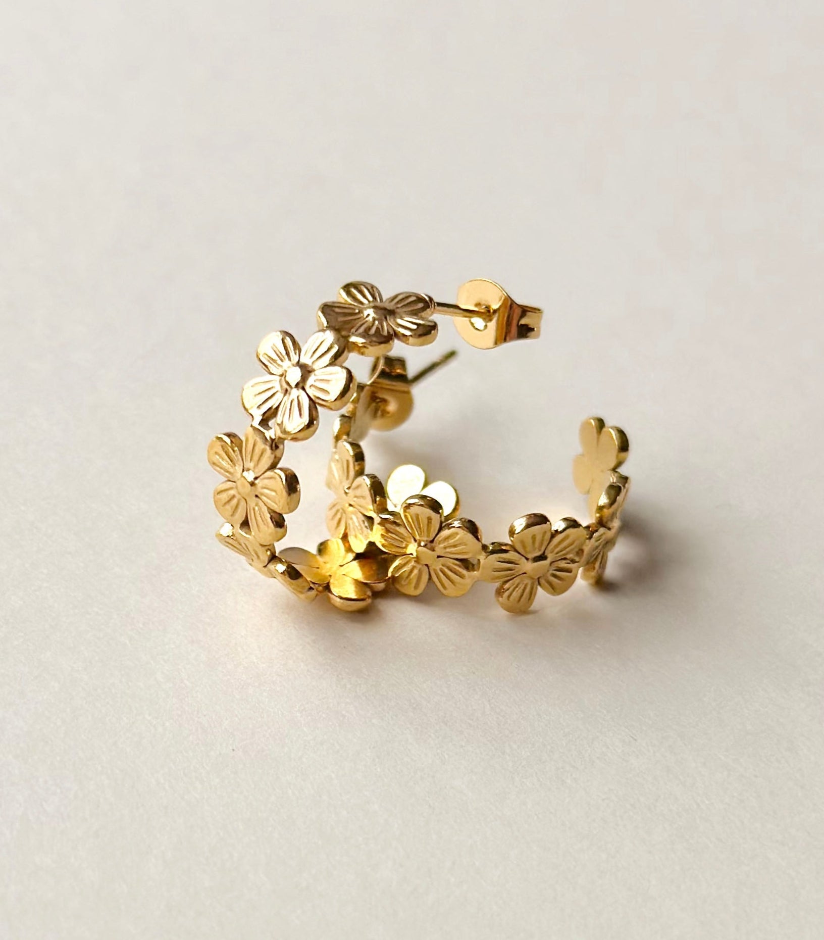 gold plated daisy flower hoop earrings