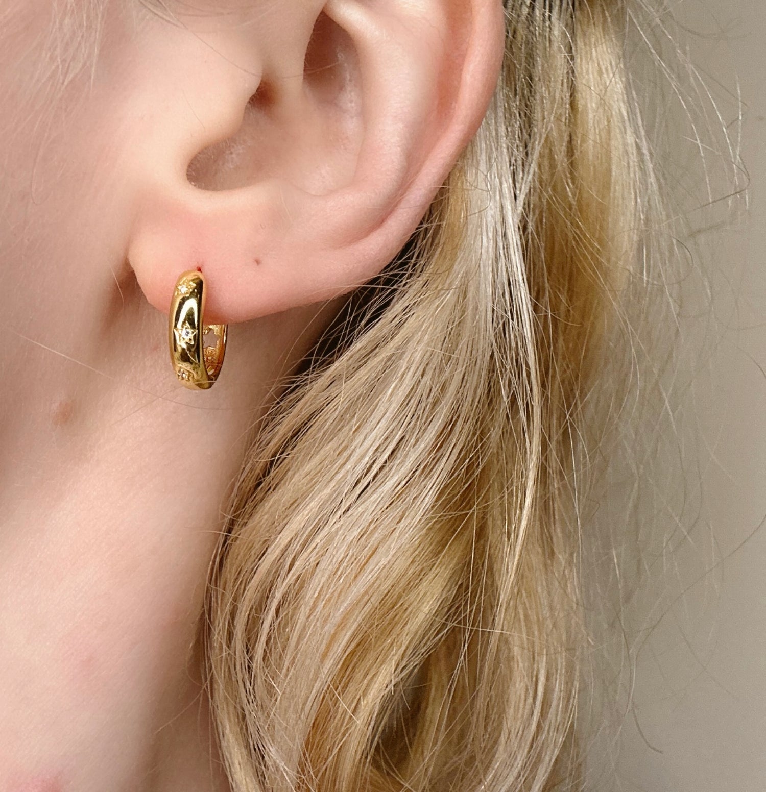 gold mini hoop earring 18k gold plated earrings with star