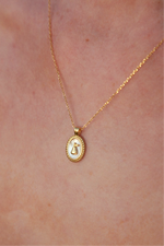 925 sterling silver with real 18k gold plating chain, vintage style pendant necklace with mother of pearl centre and fruit pear in the centre.