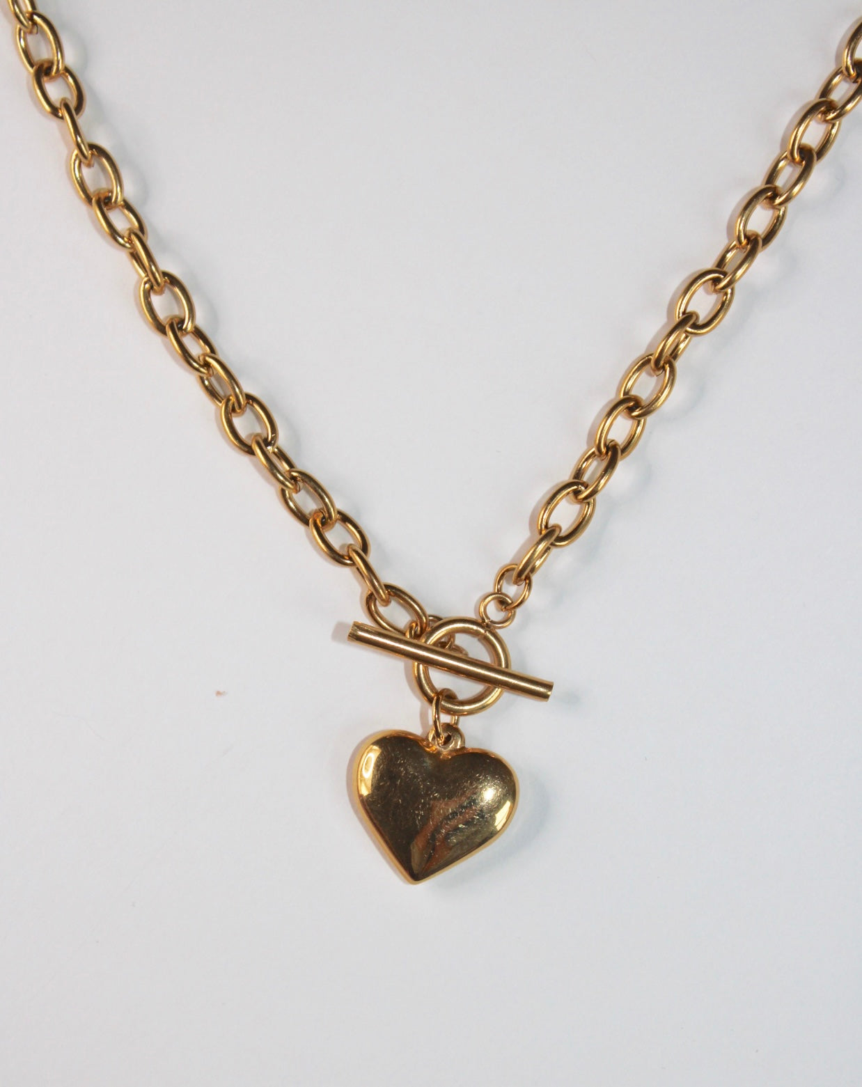 304 stainless steel chain thick necklace with toggle clasp and thick heart pendant

18.90 inches.