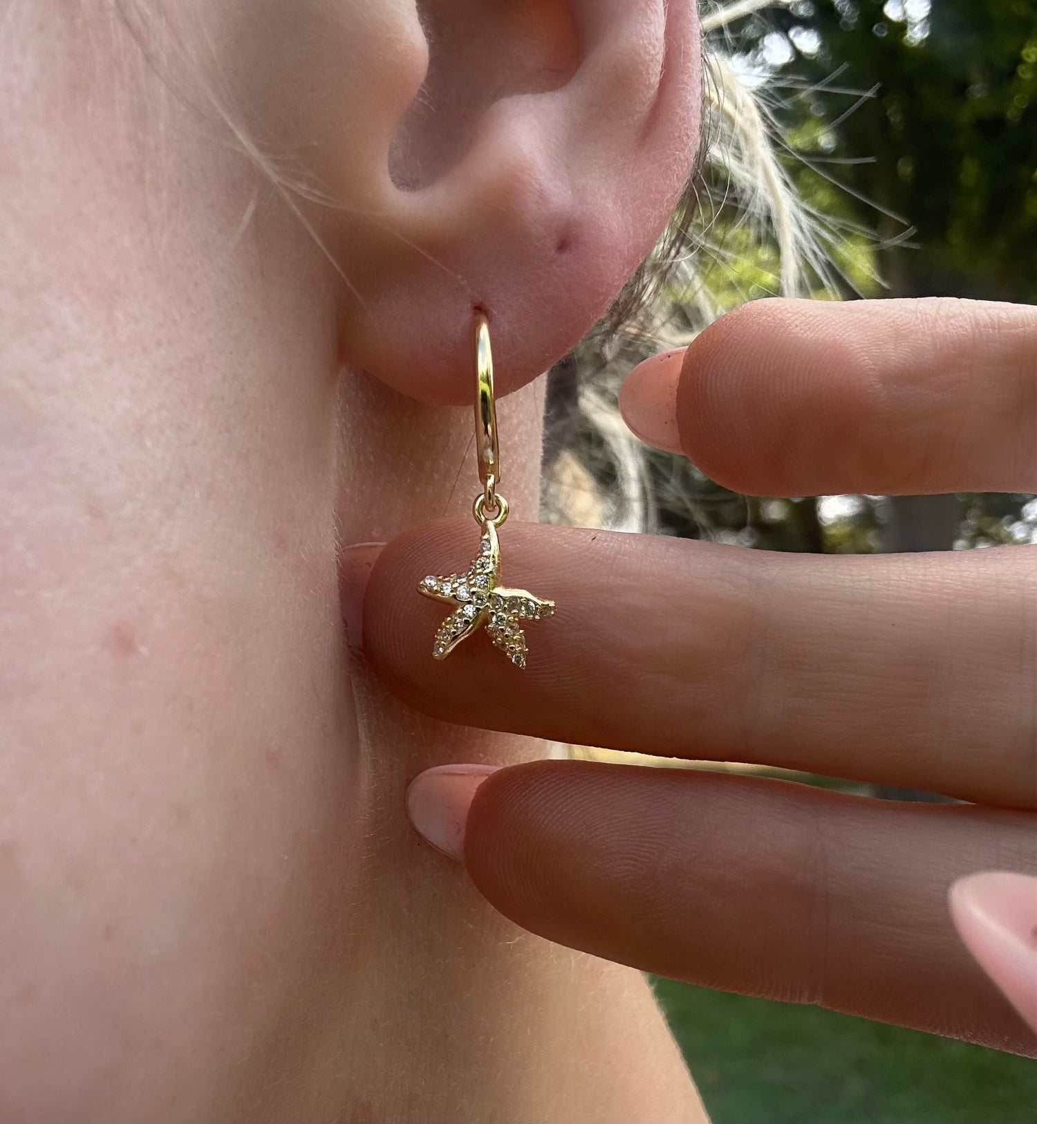 Starfish Charm Earrings - Gold