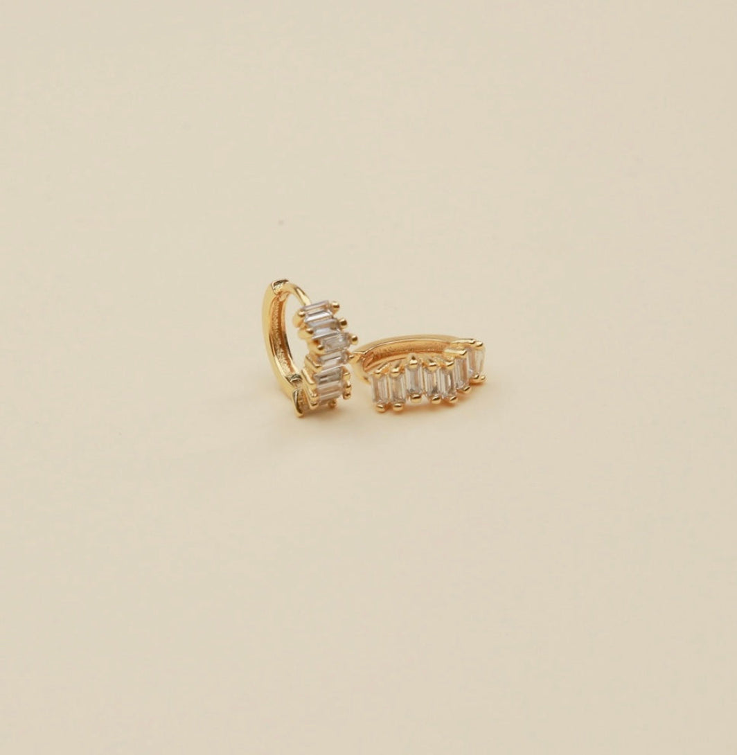 Crush Huggie Earrings - White